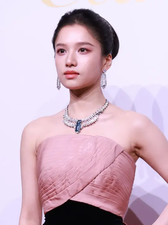 M723 张婧仪卡地亚97p-5m 共700m